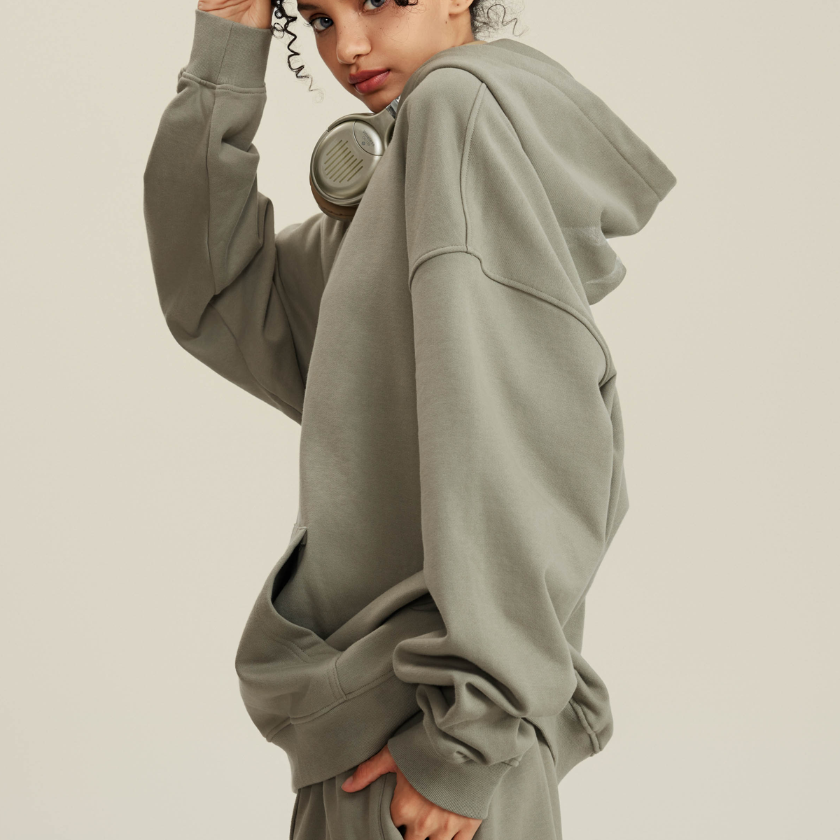 Basic - Looped Hoodie