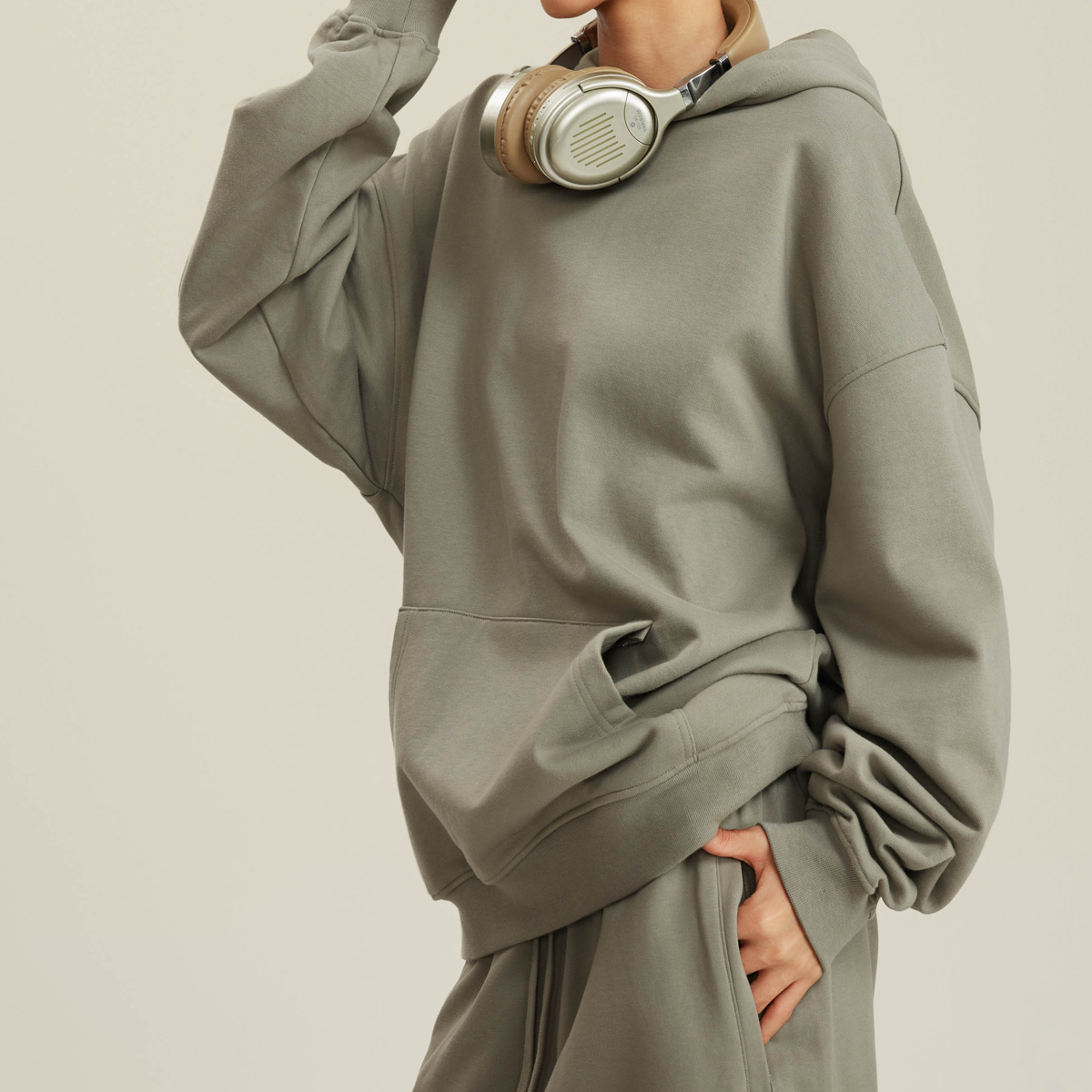 Basic - Looped Hoodie